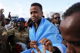 أزمة أمنية تُقصي حكمًا صوماليًا من مونديال 2026 وسط تبريرات أمريكية