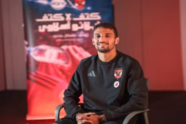 طاهر محمد طاهر ينتظم تدريجيًا في تدريبات الأهلي
