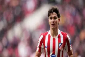 خطة مدوية من أتلتيكو مدريد لمنع رحيل ألفاريز إلى برشلونة
