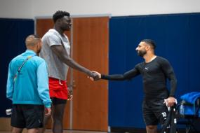 بعثة منتخب مصر تزور نادي جونزاجا الأمريكي خلال معسكر المونديال