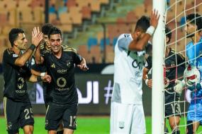 الأهلي يهزم زد بثنائية ويواصل انطلاقته القوية في الدوري المصري