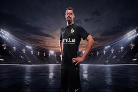 الزمالك يكشف عن القميص البديل الجديد قبل انطلاق الموسم