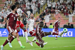 الإمارات تتعادل مع قطر وتضرب موعدًا مع عمان في نصف نهائي خليجي 27