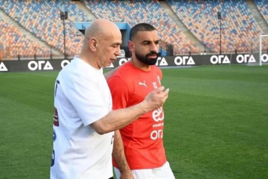 محمد صلاح يتدخل لحل أزمة حسام حسن قبل مواجهة بوركينا فاسو