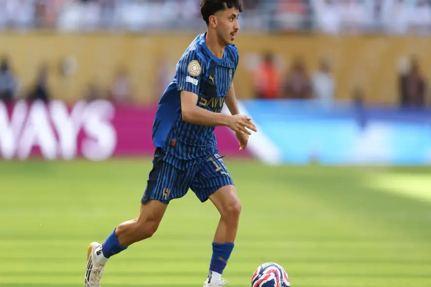 ميركاتو الشتاء يشتعل.. الهلال يعزز صفوفه بمندش ويمنح التعاون "موهبة"