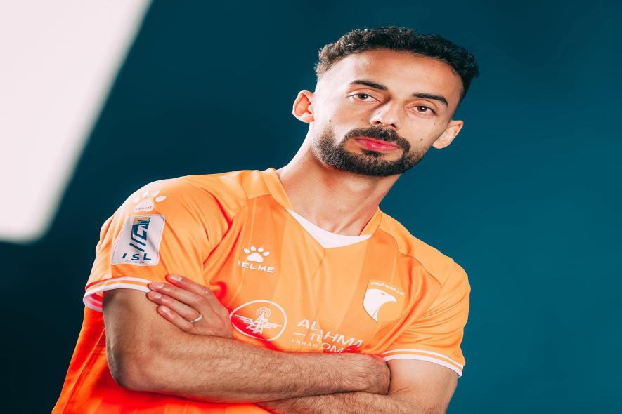 أحمد عبد القادر يتعرض للإصابة خلال مشاركته مع الكرمة العراقي بعد 14 دقيقة