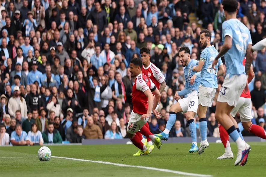 ماذا يحتاج آرسنال للفوز بلقب الدوري الإنجليزي؟