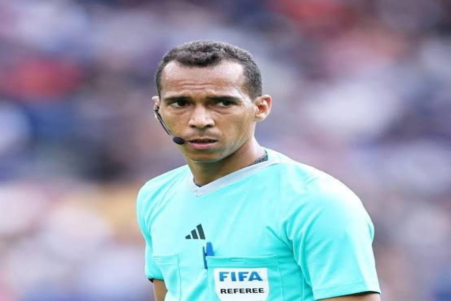 من ملاعب فرنسا إلى نهائي الكونفدرالية.. السيرة الكاملة للحكم دحان بيدا قبل مواجهة الزمالك واتحاد العاصمة