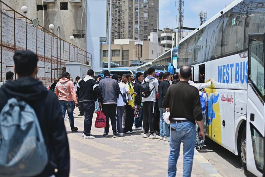 25 حافلة تنقل جماهير الزمالك إلى ستاد برج العرب لدعم الفريق أمام سموحة