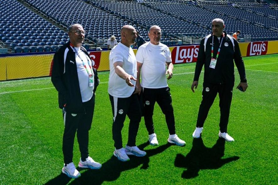 الجهاز الفني لمنتخب مصر يتفقد ملعب “لومن فيلد” قبل مواجهة بلجيكا