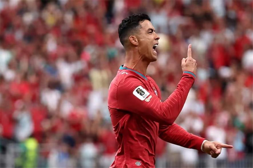 كريستيانو رونالدو ينفرد برقم تاريخي في كأس العالم بعد هدفه أمام أوزبكستان