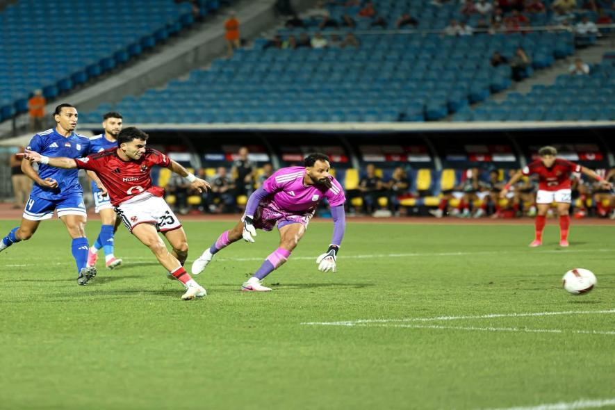 الأهلي يتقدم على أبو قير للأسمدة بهدف دون رد في الشوط الأول