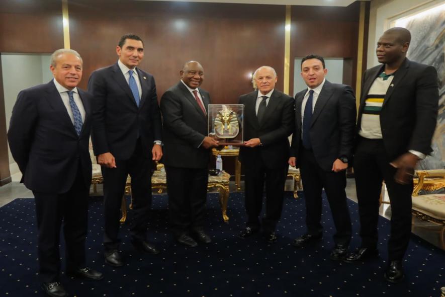 رد فعل هاني أبو ريدة تجاه رئيس جنوب إفريقيا خلال ودية منتخب مصر