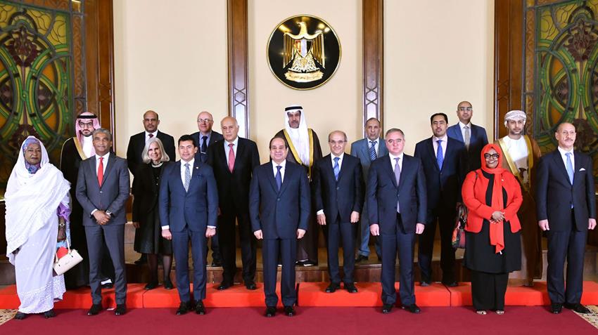 الرئيس السيسي يستقبل وفد "فيفا " ضمن جولته الترويجية لكأس العالم