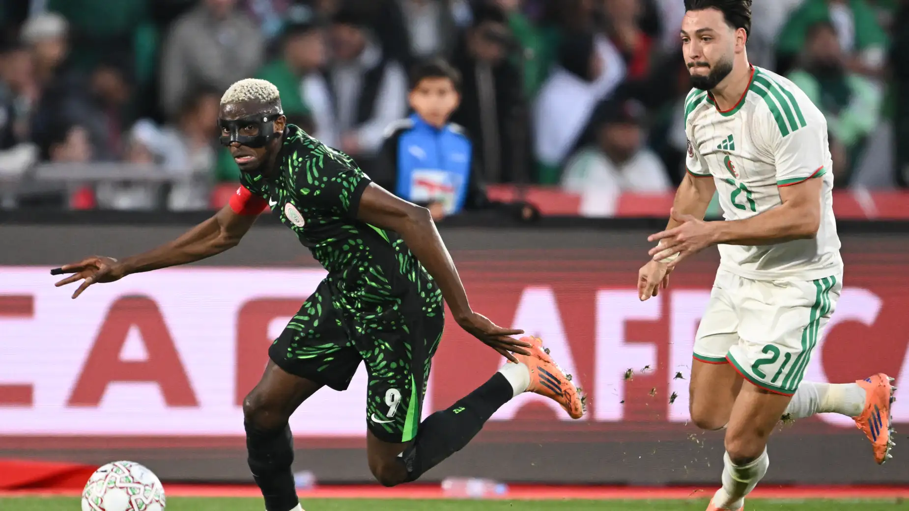الحرب الكلامية تبدأ.. أوسيمين يرفض التراجع ويحدد مصير المغرب في الكان