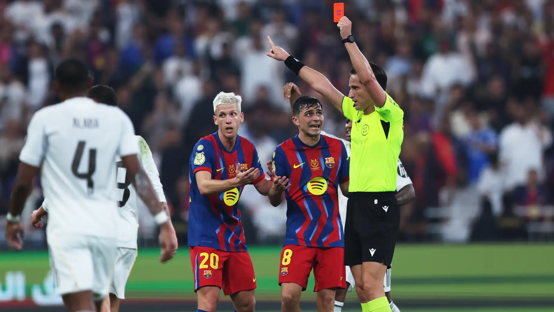 نجم برشلونة يغيب عن مواجهة سوسيداد في الدوري الإسباني بسبب الإصابة
