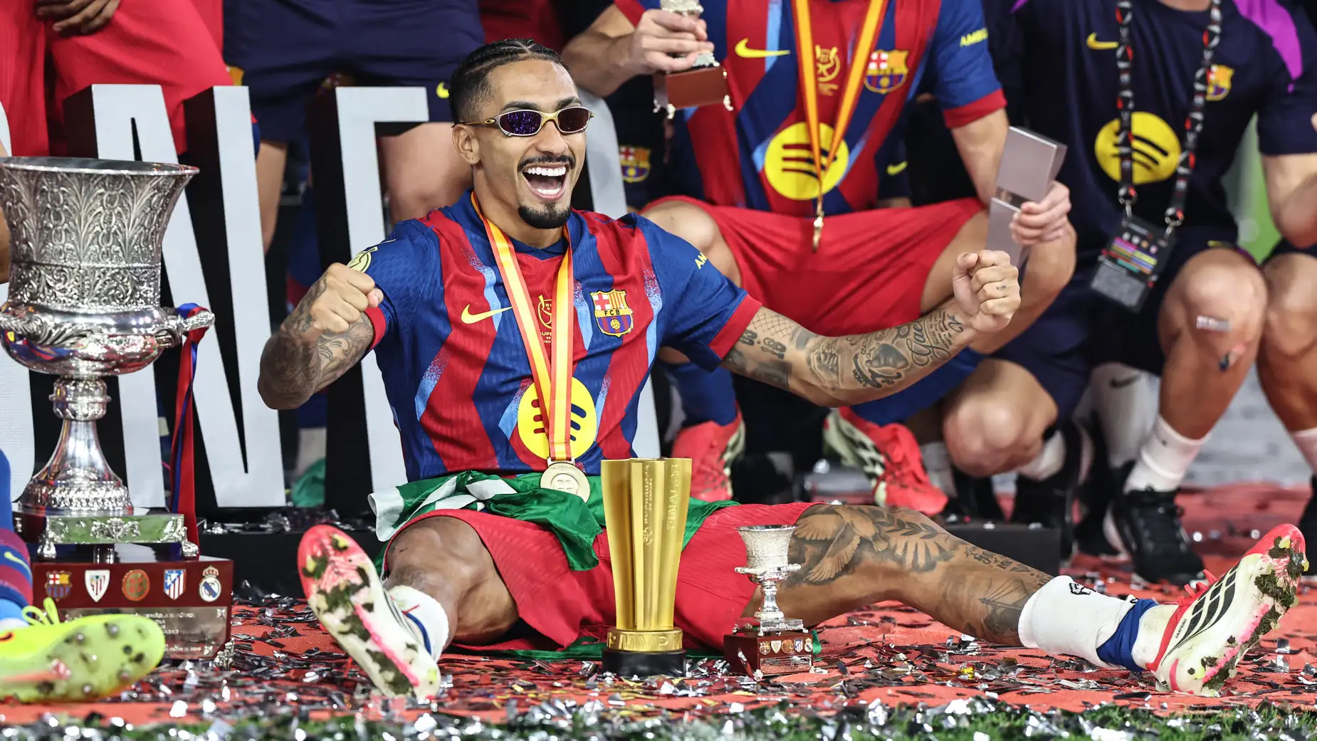 مهاجم برشلونة السابق يتوقع تأثر الفريق بشدة بعد إصابة رافينيا
