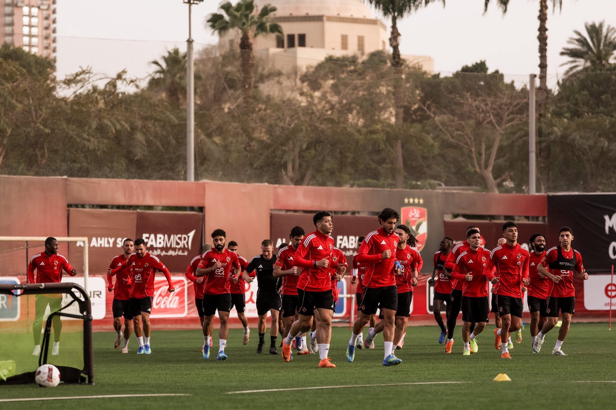 صدمة جديدة في الأهلي قبل القمة.. غياب مؤثر يربك حسابات مواجهة الزمالك