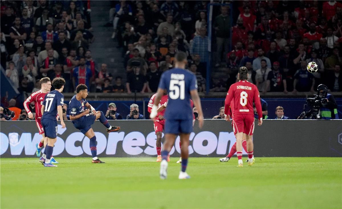 باريس سان جيرمان يصارع ليفربول علي خطف صفقة نجم الدوري الألماني