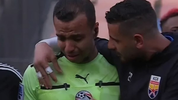 إصابة حكم مباراة مودرن سبورت والجونة بقطع في الرباط الصليبي ،، ومفاجأة أبو ريدة