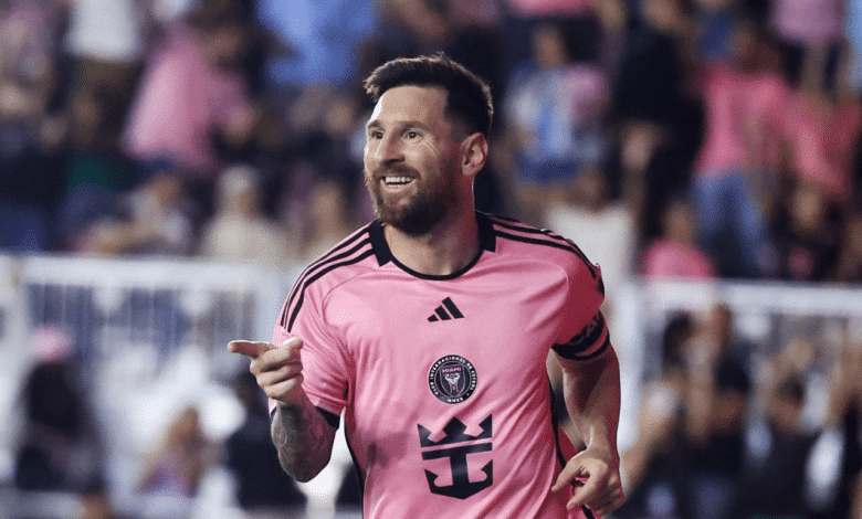 شاهد.. ميسي بعد تتويج برشلونة بالدوري الإسباني : "أبطال"