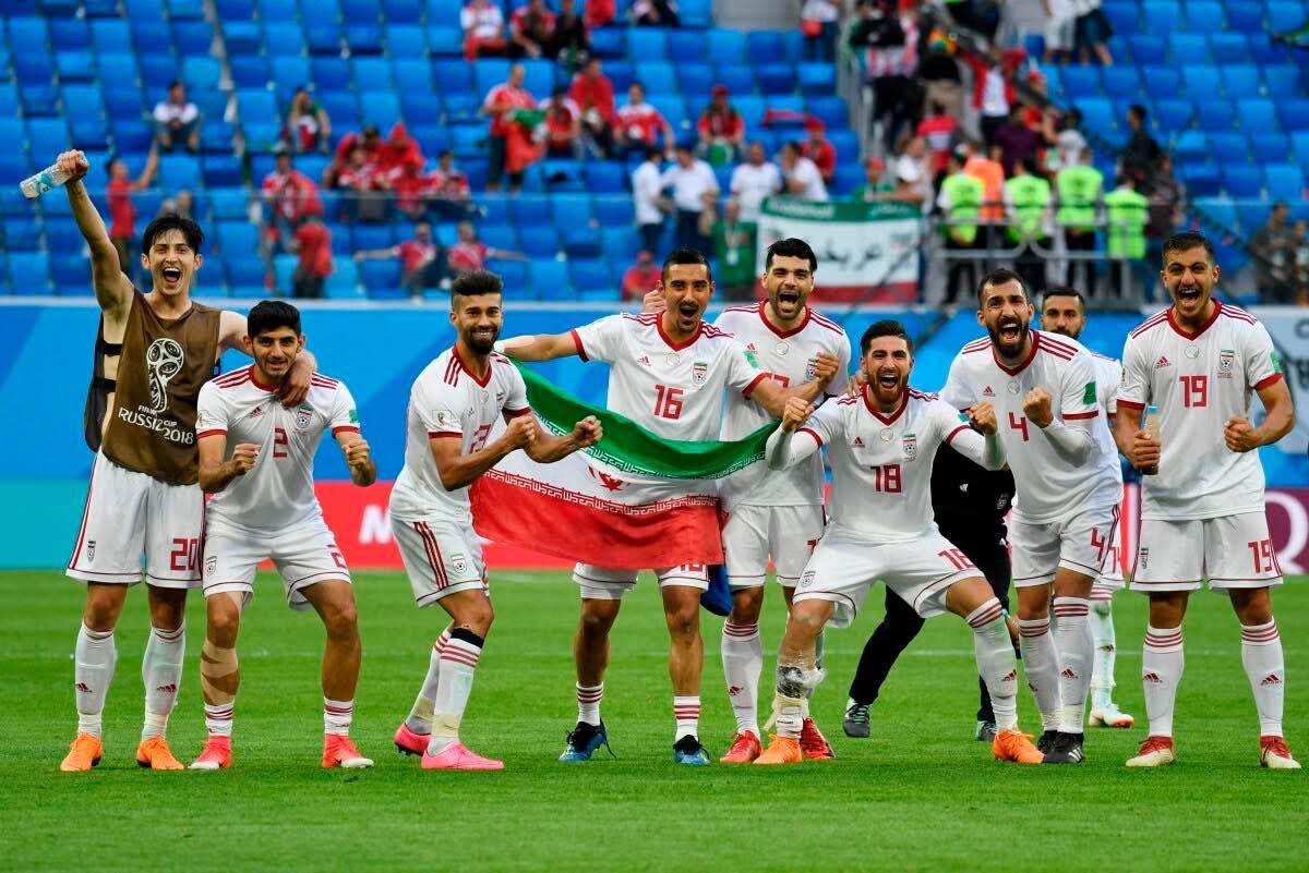 إيران تطلب من فيفا ارتداء شارات سوداء أمام مصر لهذا السبب