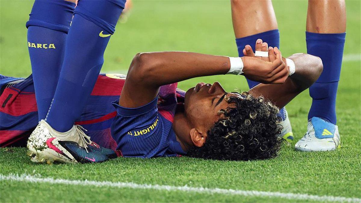 بعد يامال.. إصابة بالصليبي داخل صفوف برشلونة