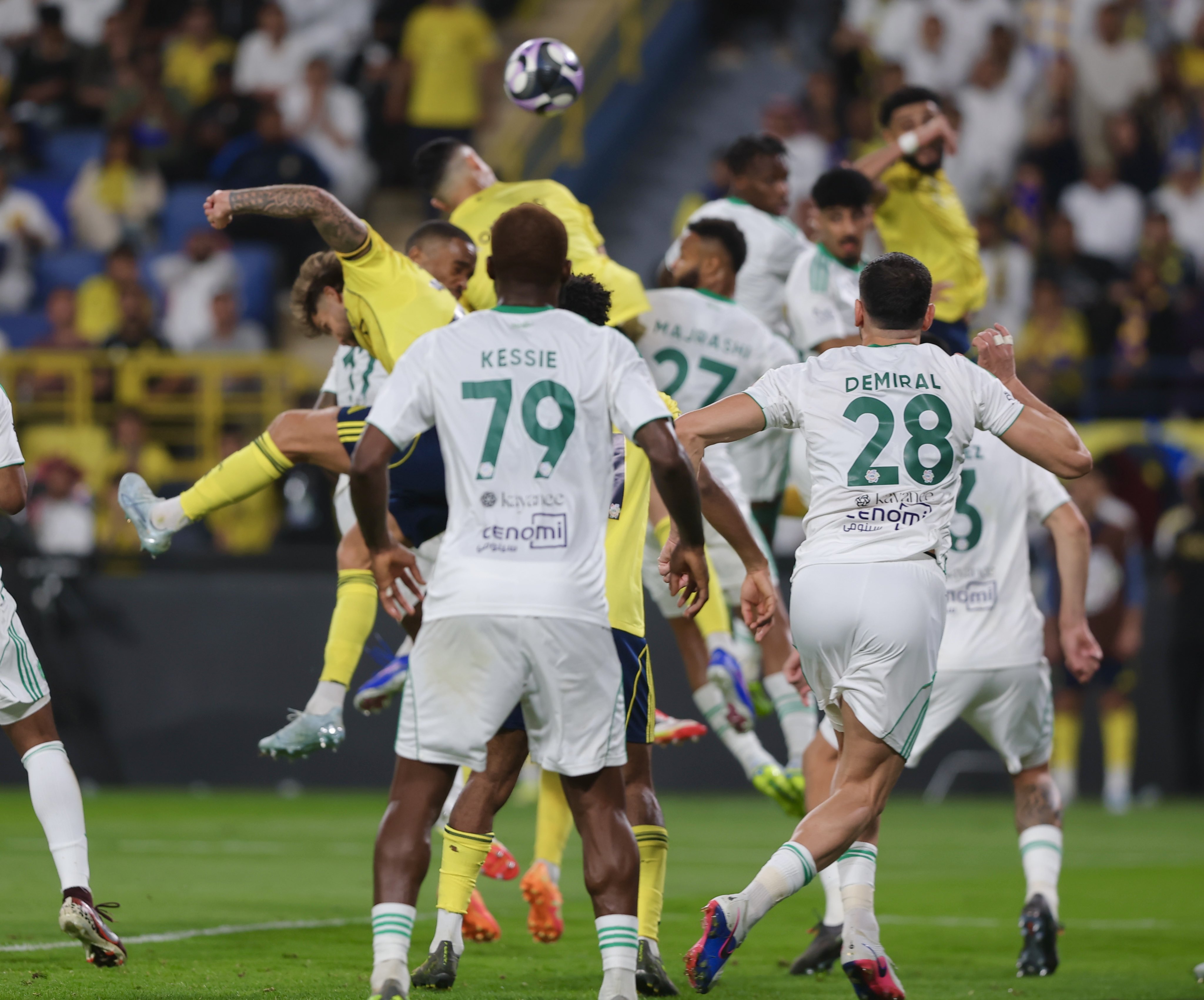 رونالدو وكومان يقودان النصر للفوز على الأهلي في قمة الدوري السعودي