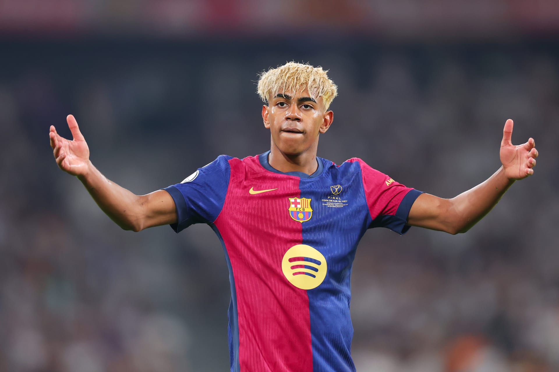 برشلونة يحسم مصير لامين يامال باتفاق رسمي