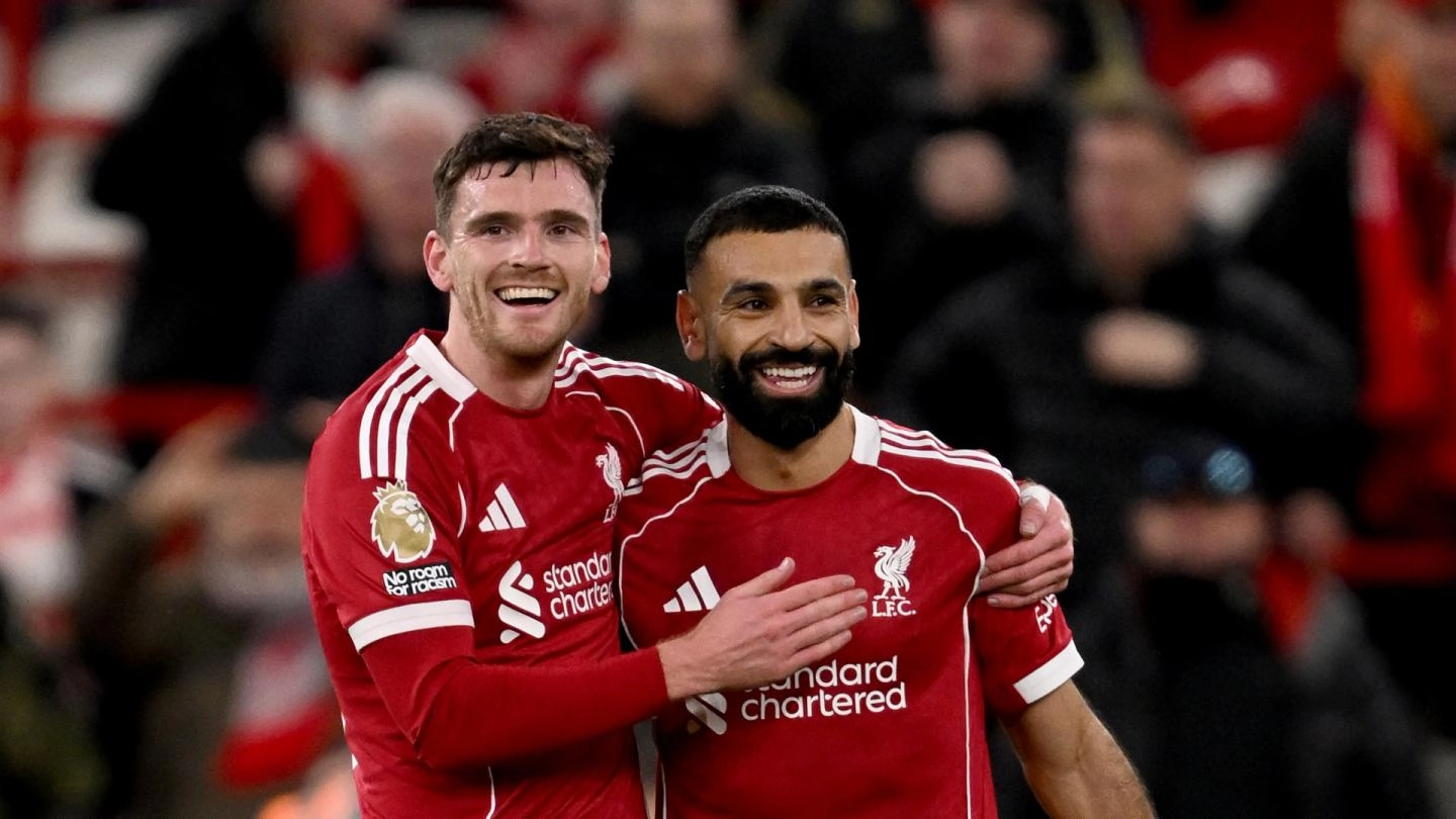 محمد صلاح يودع جماهير ليفربول خلال استبداله أمام برينتفورد