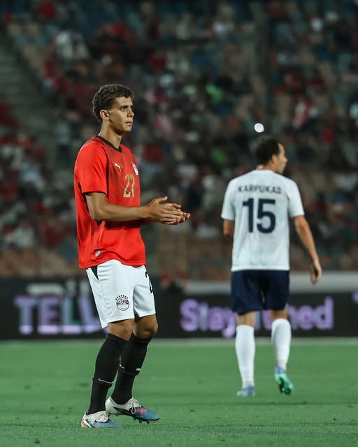 حمزة عبد الكريم يخطف الأضواء في ظهوره الأول مع منتخب مصر أمام روسيا ويُشعل اهتمام برشلونة
