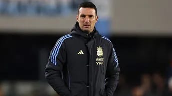 سكالوني يرشح منتخبًا عربيًا للفوز بكأس العالم.. ويكشف موقفه من مستقبله مع الأرجنتين