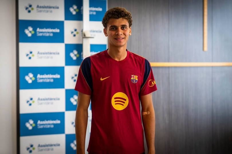 «موندو ديبورتيفو» تشيد بحمزة عبد الكريم: من أكاديمية برشلونة إلى كأس العالم