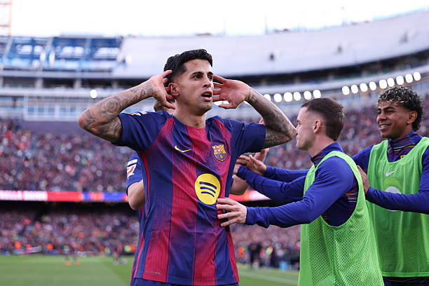 برشلونة يقترب من استعادة جواو كانسيلو نهائيًا